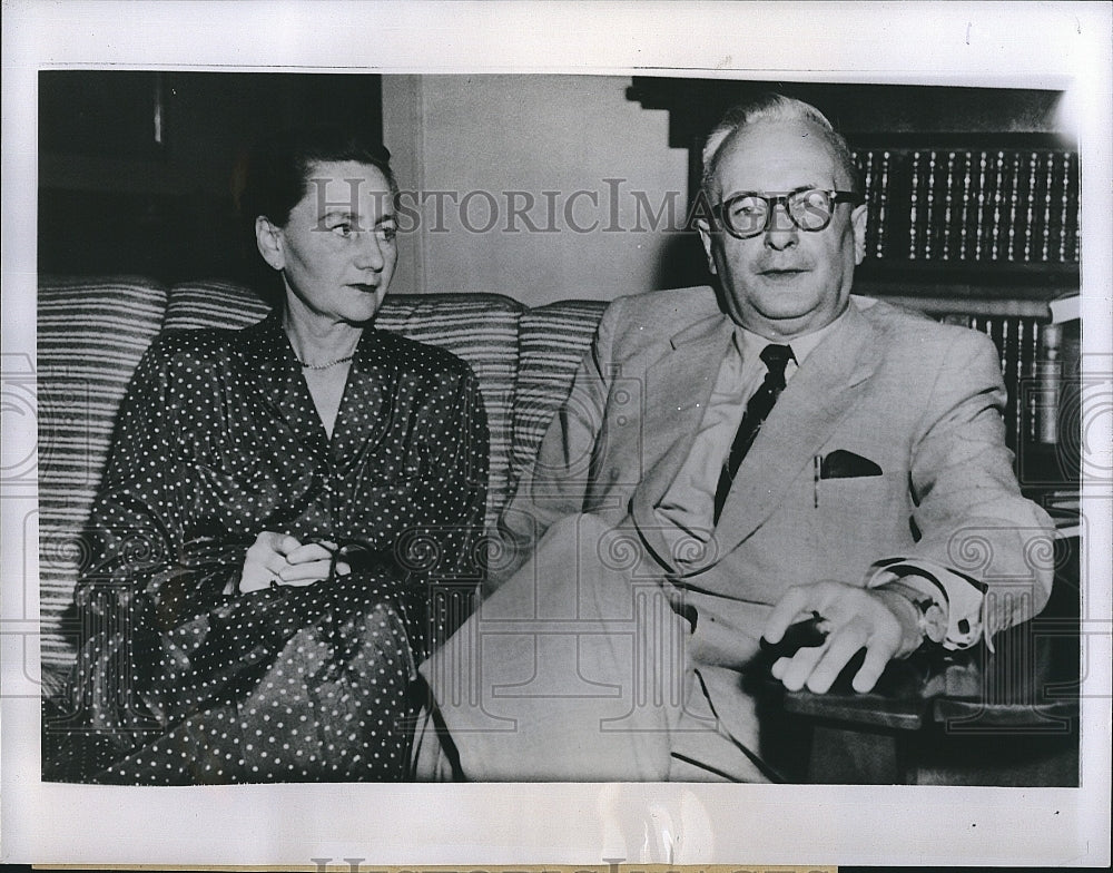 1952 Press Photo Dr Walter Schreiber Released From Contract At Aviation School - Historic Images