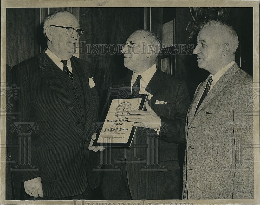 1961 Press Photo Judge Leo Doherty,atty Ed Dengel &amp; Joseph Tauro - Historic Images