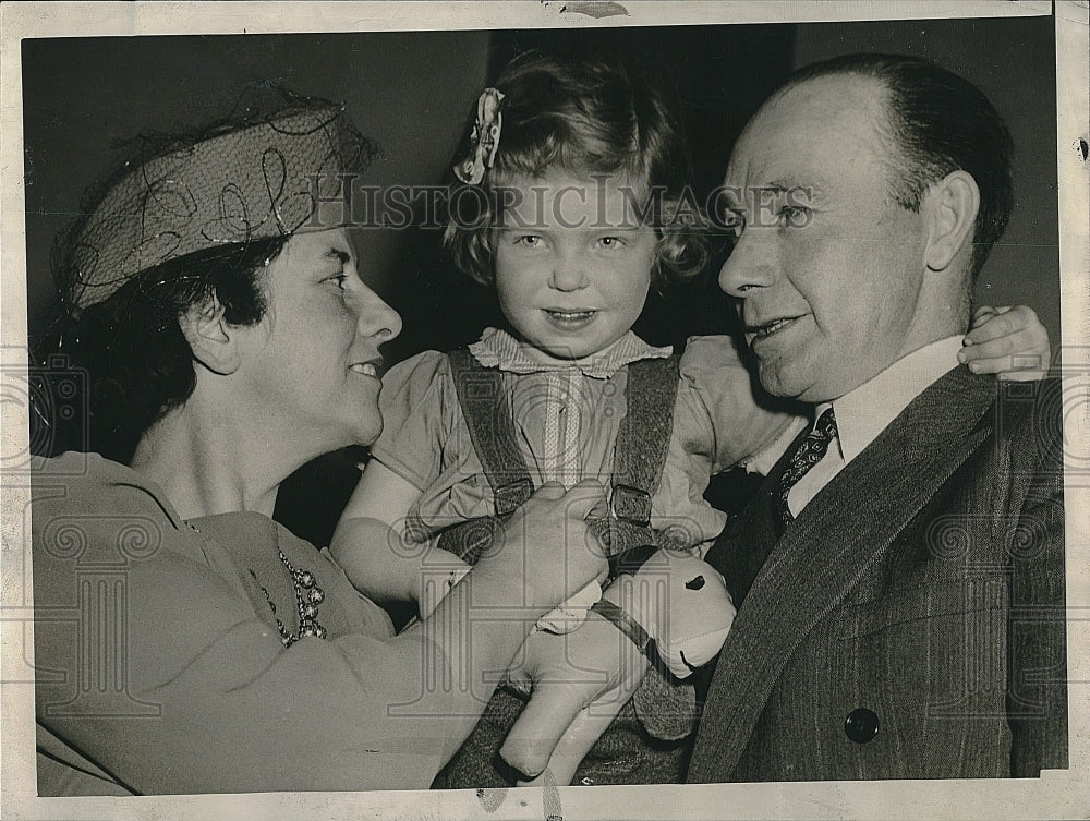 1942 Press Photo Mrs. Anna May Pride, Betty Barrett, John Pride, Custody Case - Historic Images