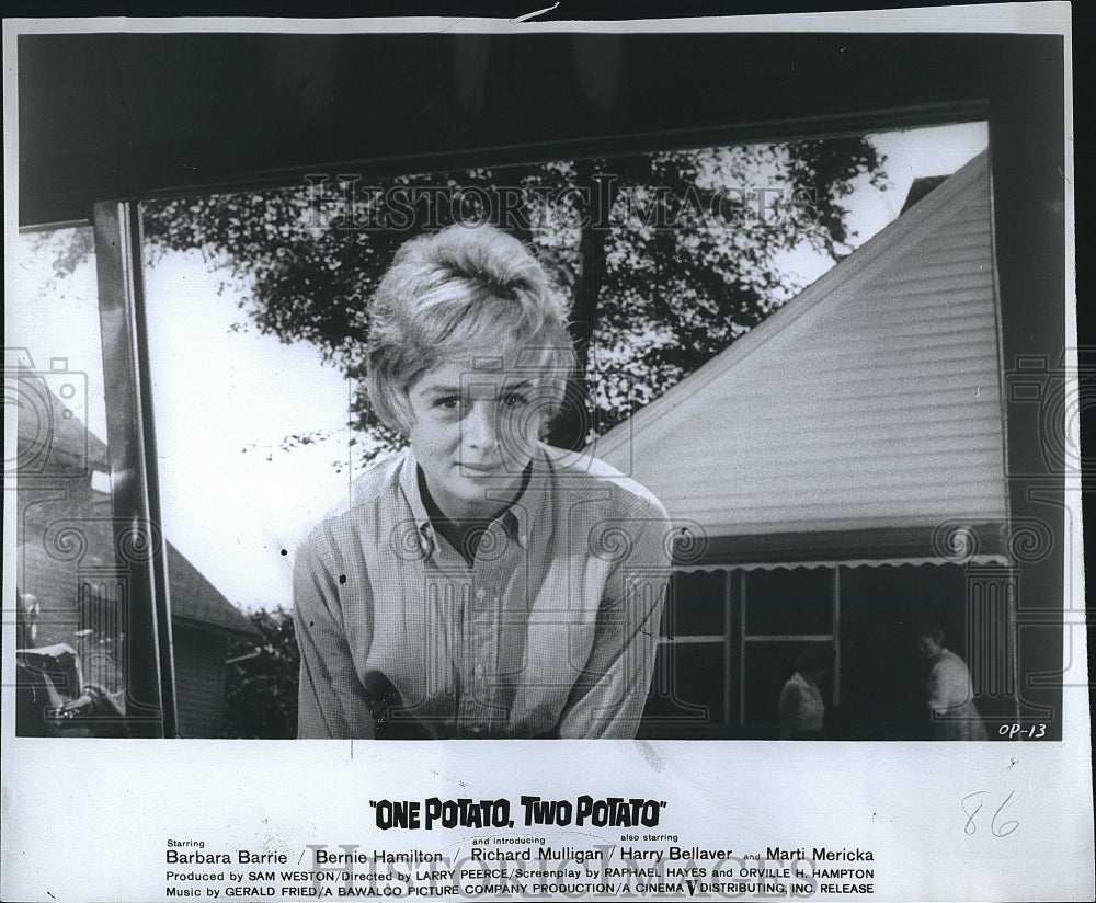 1964 Press Photo Actress Barbara Berry in &quot;One Potato, Two Potato&quot; - Historic Images