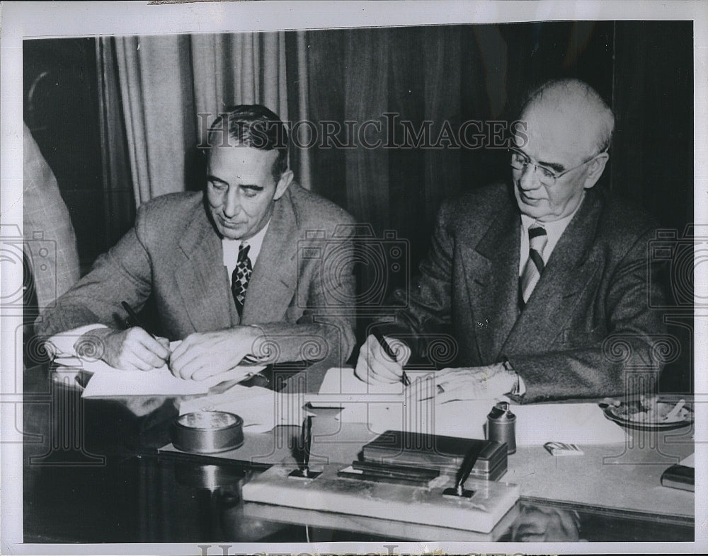 1949 Press Photo Victor Lawrence of J&amp;L Steel &amp; Philip Murray CIO union - Historic Images