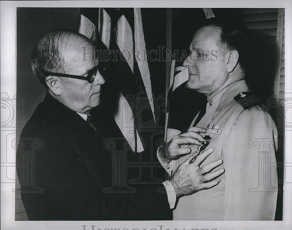 1950 Press Photo Sen Francis Matthews &amp; Capt Leo Cromwell Thyson - Historic Images