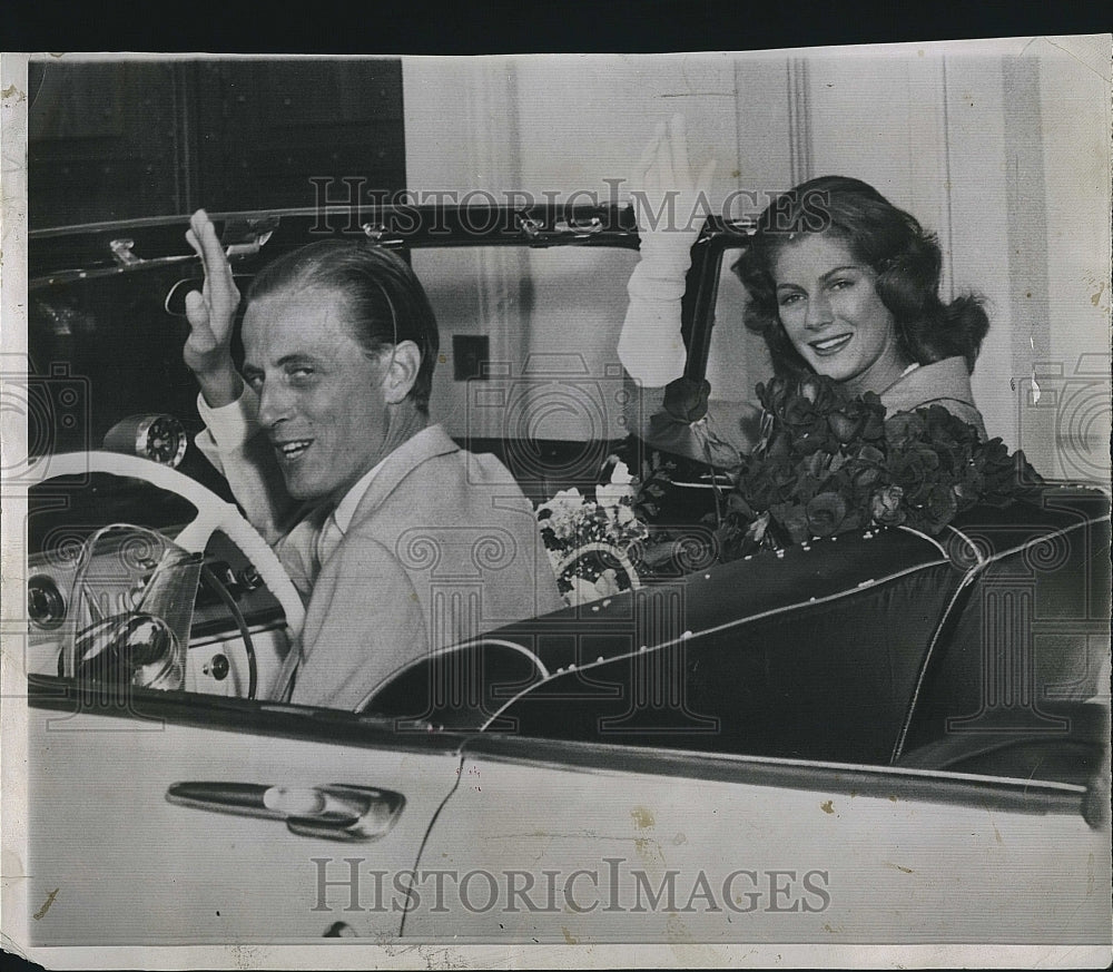 1956 Press Photo Baron Heinrich Thyssen & bride former Fiona Campbell - Historic Images