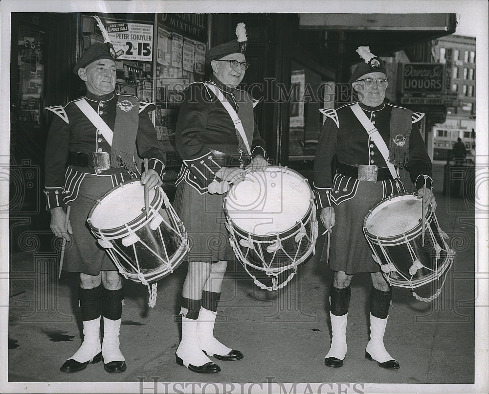 1957 Press Photo William Fahey,Daniel O&#39;Duke,Joseph Lawless, Irish Pipers - Historic Images