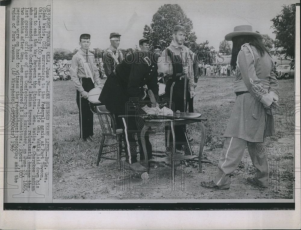 1965 Press Photo Brig Gen Stand waite in Civil war recreation - Historic Images