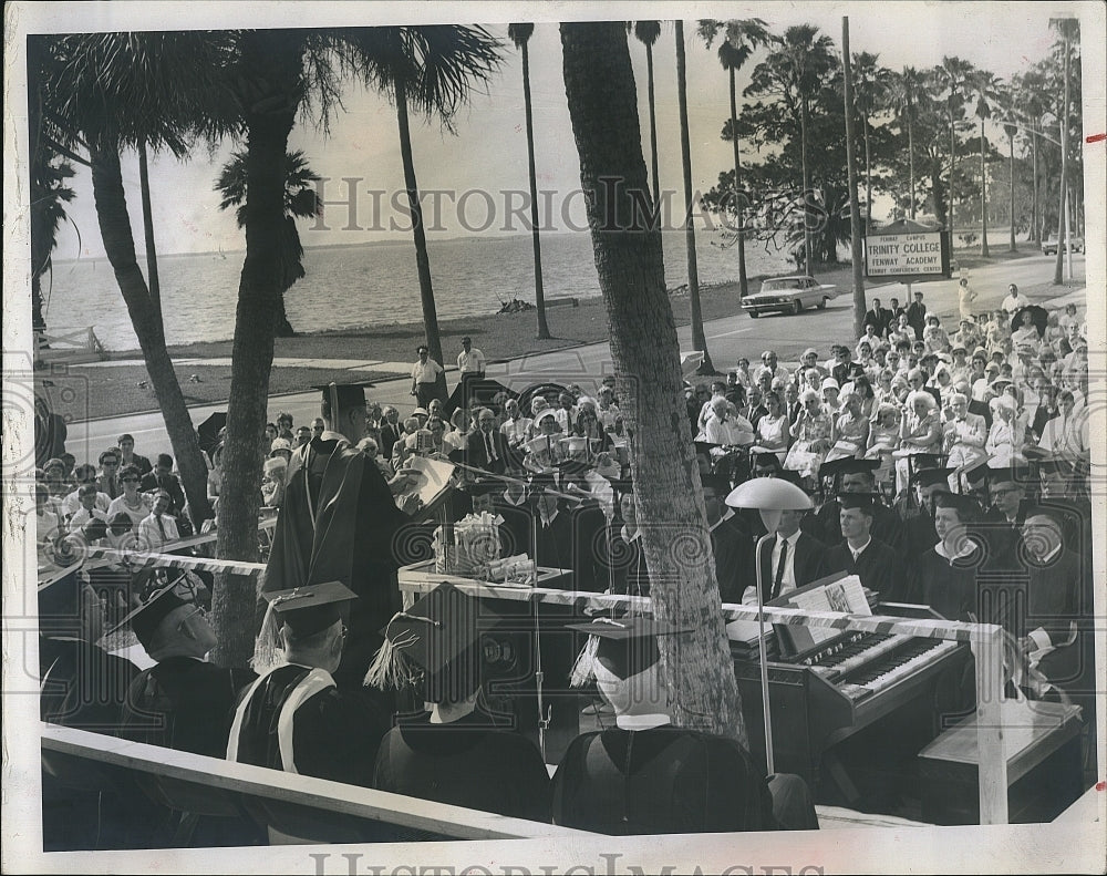 1965 Press Photo Senator Strom Thurmond at Trinity College graduation - Historic Images