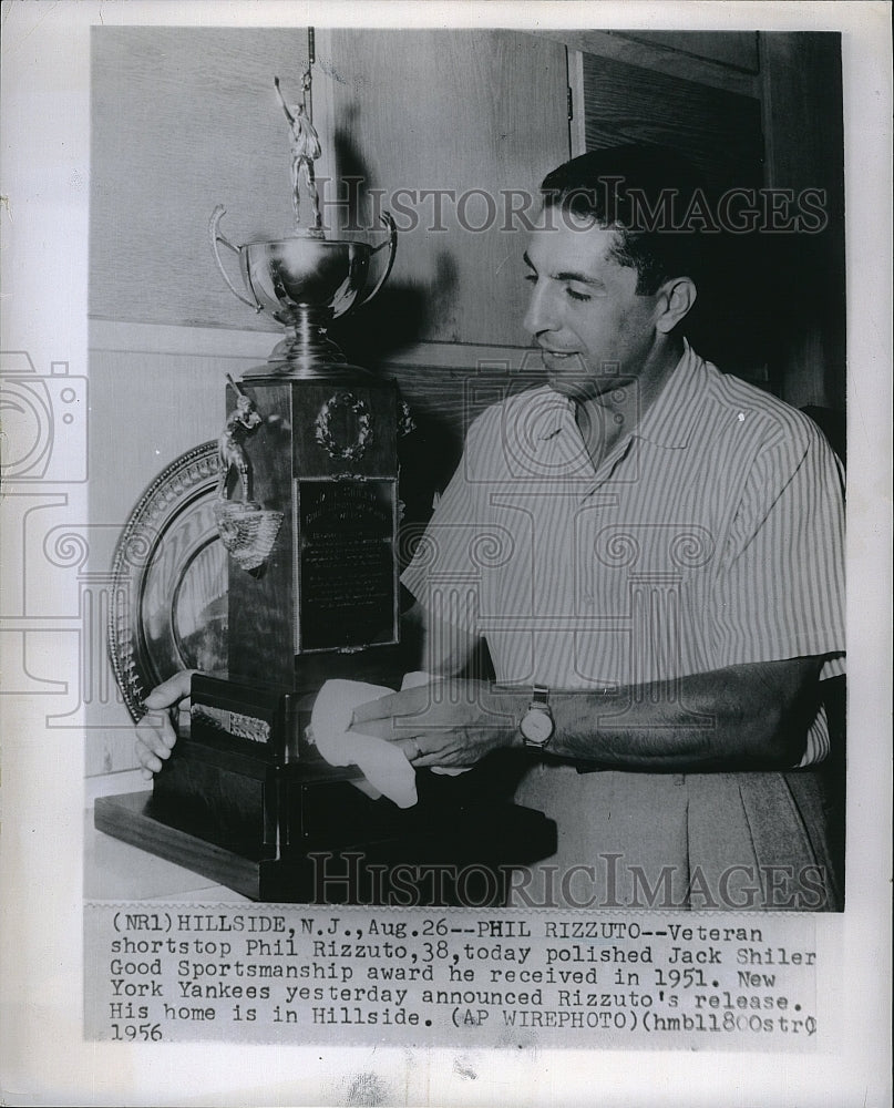 1956 Press Photo Veteran Shortstop Phil Rizzuto with Jack Shiler Award - Historic Images