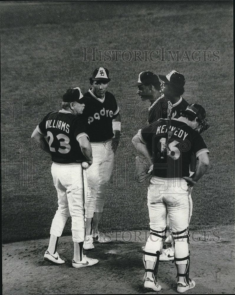 1982 Press Photo Manager D. Williams, Luis Salzara, J. Eichelberger - Historic Images