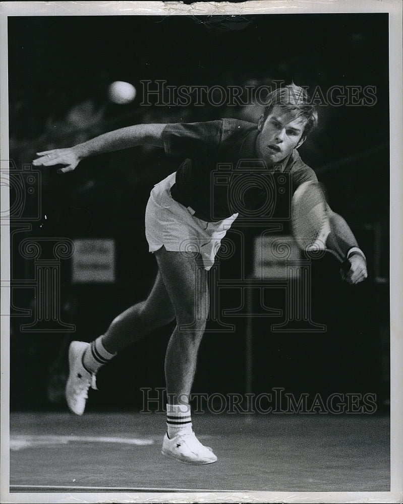 1975 Press Photo Roscoe Tanner, Pro tennis player, know for his left hand serve. - Historic Images