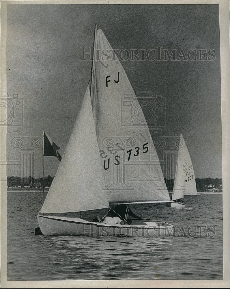 1965 Press Photo Bill Houlihan Winning Thistle Class Boat Race Boca Ciega Bay - Historic Images