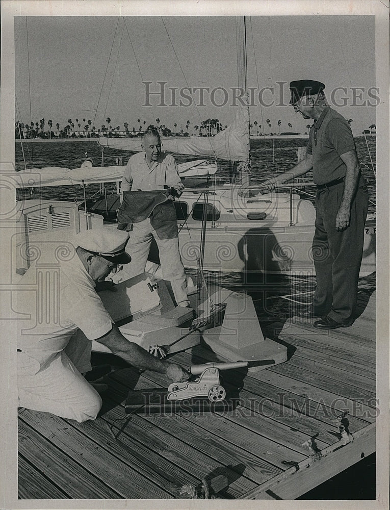 1964 Press Photo St Pete, Fla. regatta starting canon, Petersen,Norberg,Parke - Historic Images