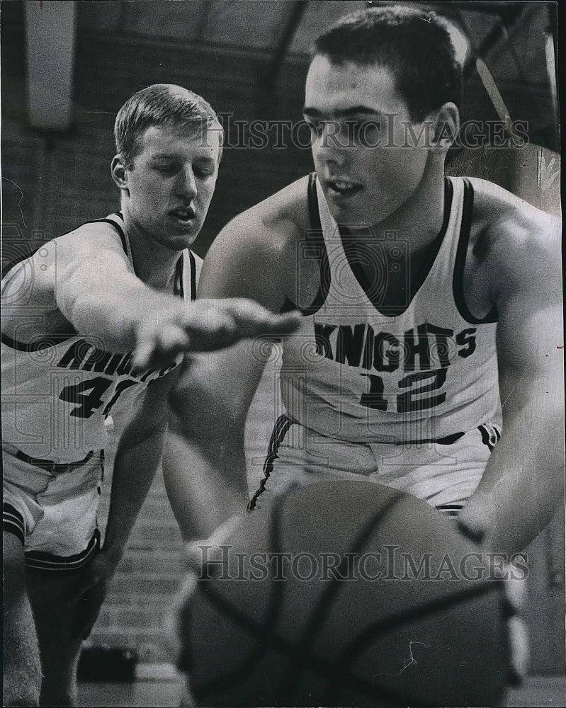1968 Press Photo Prospect High basketballers Mike Anderson &amp; Butch Leonard - Historic Images