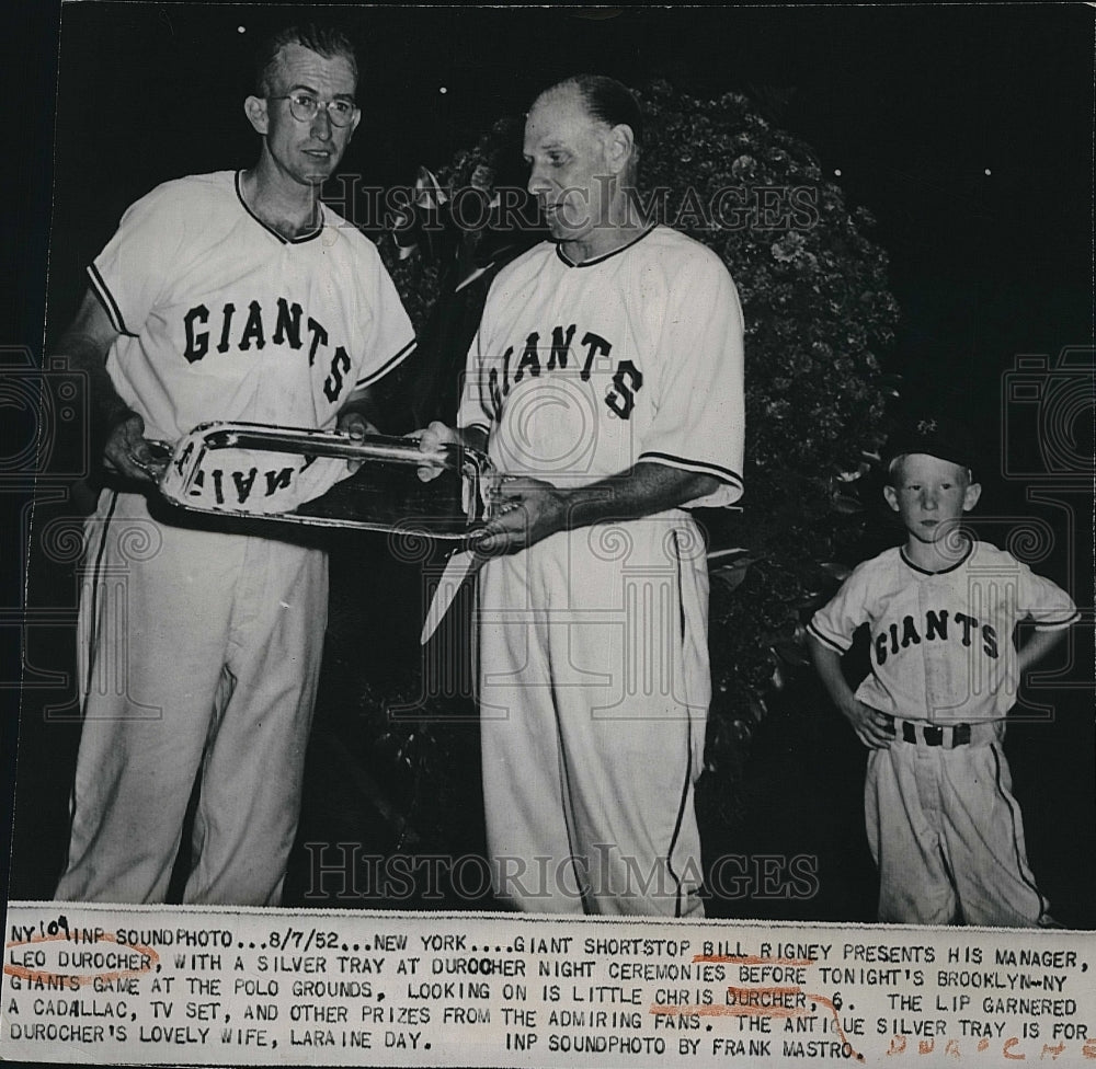 1952 Press Photo Giants Shortstop Bill Rigney Presents Manager Leo Durocher - Historic Images