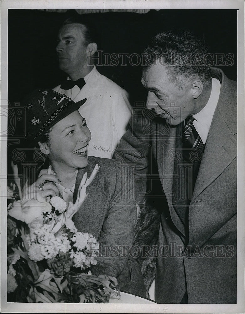 Press Photo Mrs. Larry McPhail with Ford Frick Sportswriter at 1946 World Series - Historic Images
