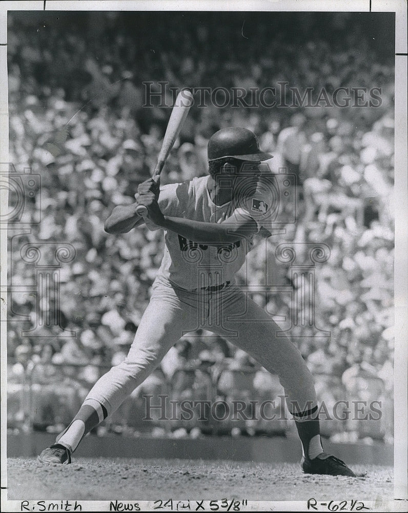 1969 Press Photo Reggie Smith Right Center Field Boston Red Sox Baseball Player - Historic Images