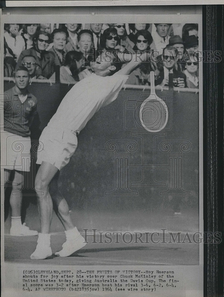 1964 Press Photo Davis Cup tennis, Roy Emerson celebrates - Historic Images