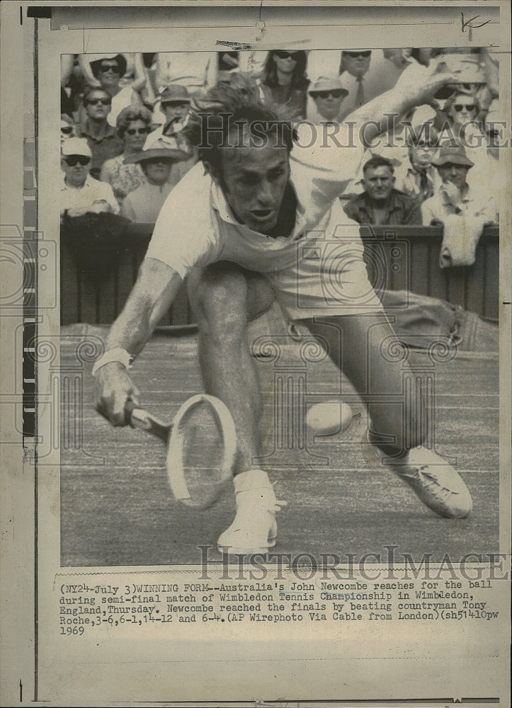 1969 Press Photo Australian John Newcomb at Wimbledon tennis - Historic Images