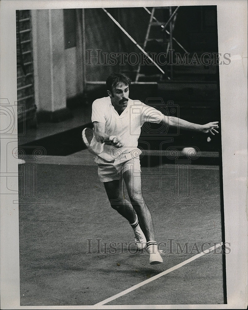 1972 Press Photo Australian John Newcomb  in  tennis action - Historic Images