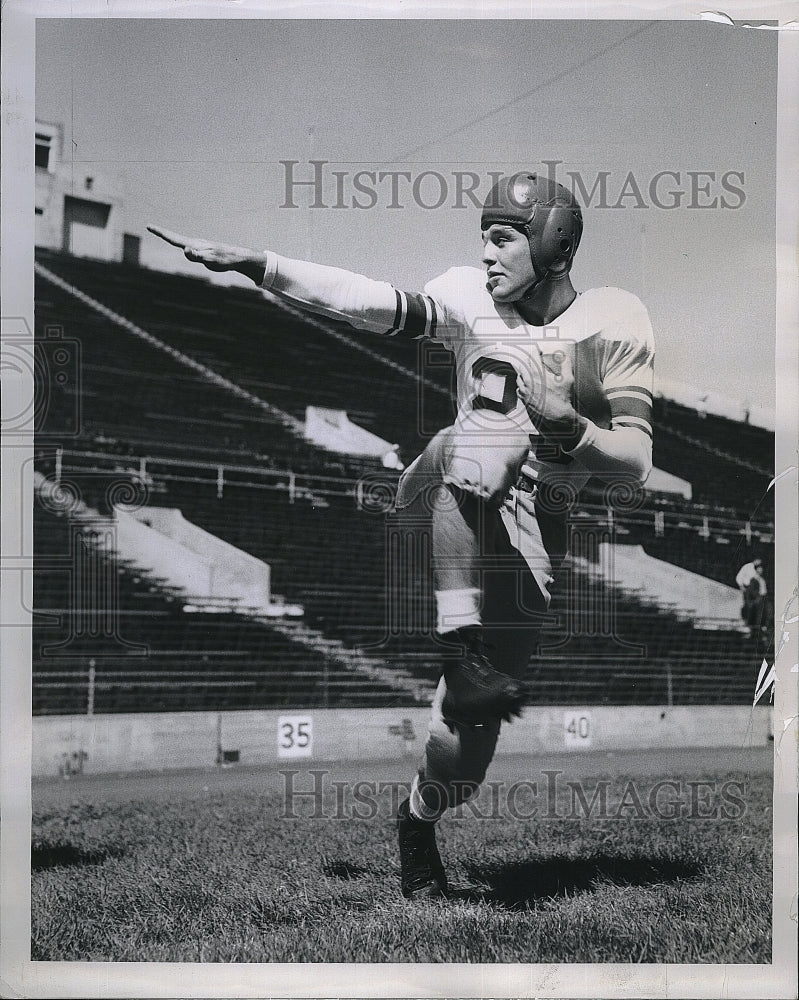 1946 Press Photo Bill Fitchue, halfback  of Denver U - Historic Images