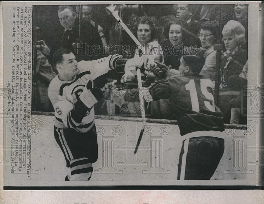 1964 Press Photo Boston Bruins Ted Green &amp; Detroit Red Wings Ted Lindsay Battle - Historic Images