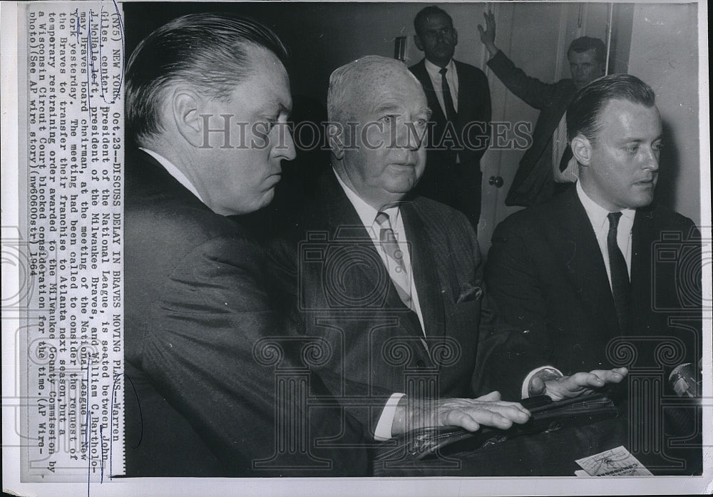 1964 Press Photo Warren Giles of the National League,Wm Bartholomay of Braves - Historic Images