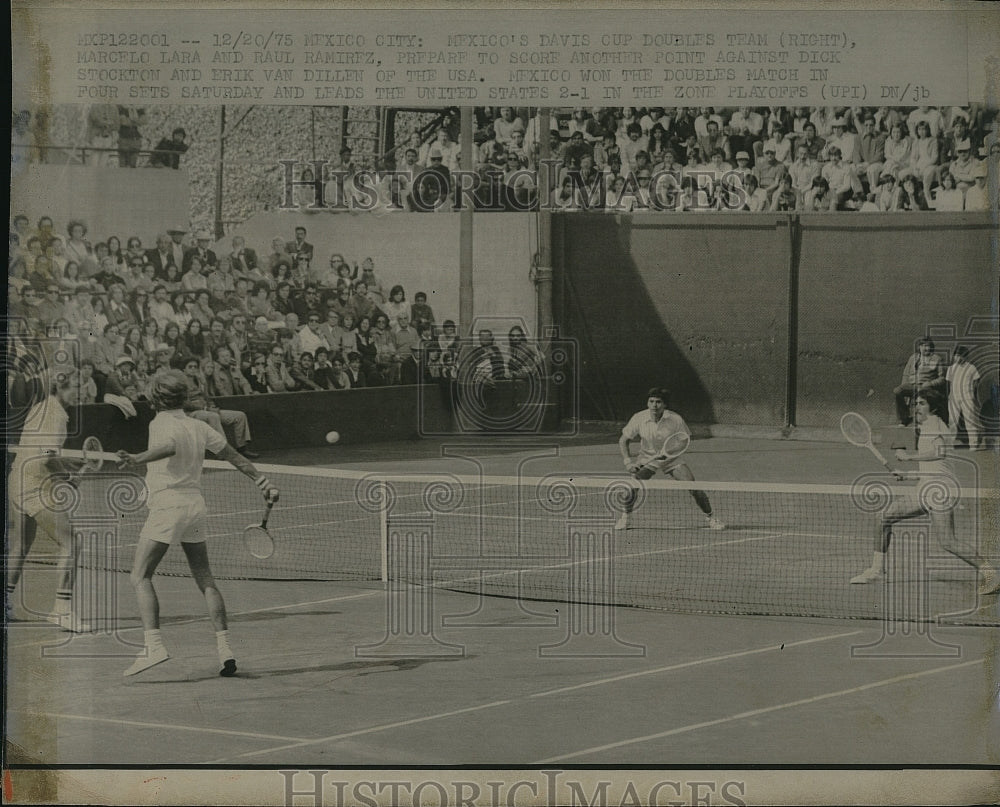 1975 Press Photo Davis Cup tennis,M Lara,R Ramirez vs D Stockton,E Van Dillen - Historic Images