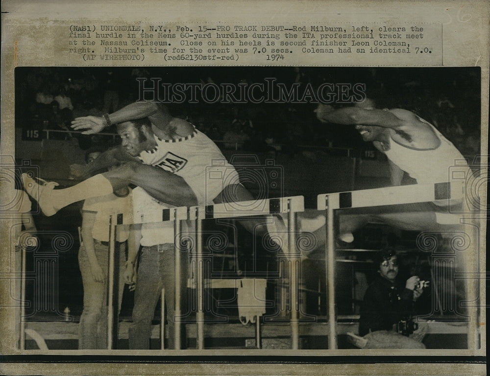 1974 Press Photo Rod Milburn at ITA professional track meet - Historic Images