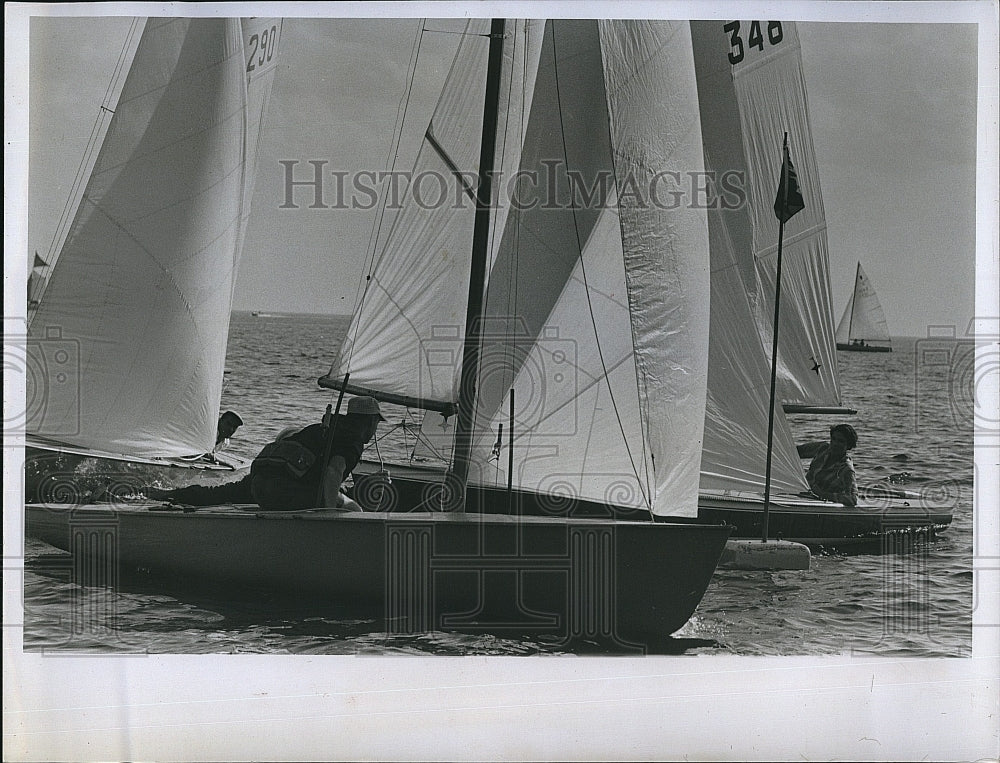 1960 Press Photo Flying Dutchman class race in the Veterans&#39; Day Regatta - Historic Images