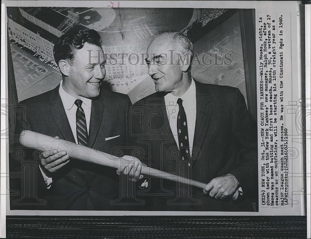 1960 Press Photo Wally Moses with new NY Yankees mgr. Ralph Houk - Historic Images