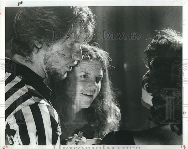 1980 Press Photo Ref. Bill Weingartner and mud wrestler Wanda Fowler ...