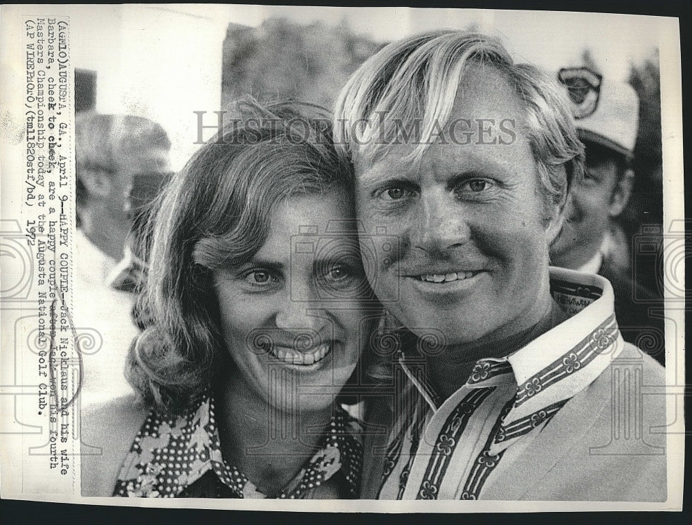 1972 Press Photo golfer Jack Nicklaus and wife after he wins his 4th Masters - Historic Images