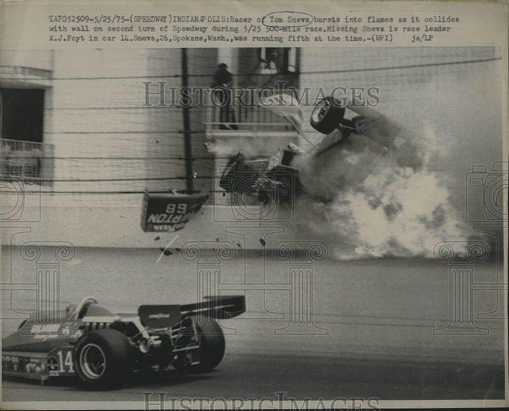 1975 Press Photo Tom Sneva crashing in the Indy 500 - Historic Images