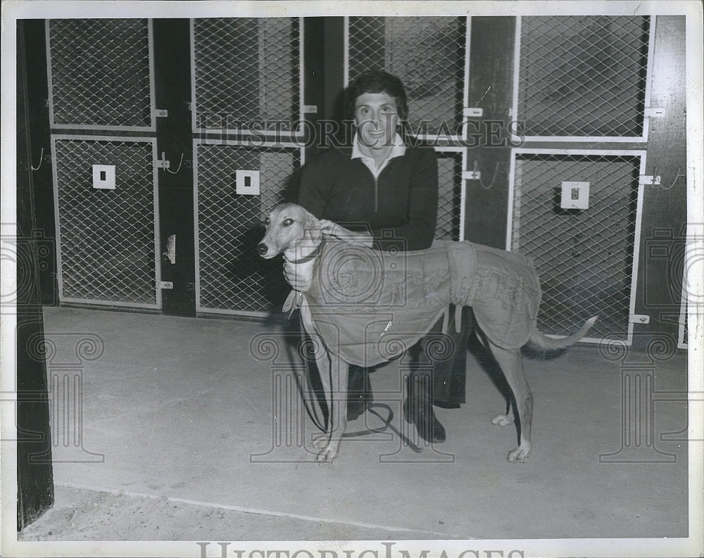 1978 Press Photo Denver Nuggets Coach Larry Brown With Dog - Historic Images