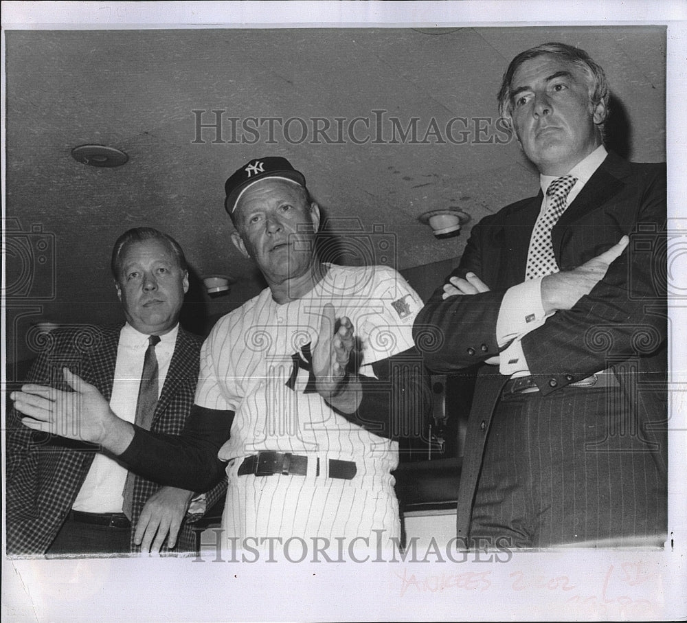 1969 Press Photo Lee MacPhail, Ralph Houk, New York Yankees Baseball - Historic Images