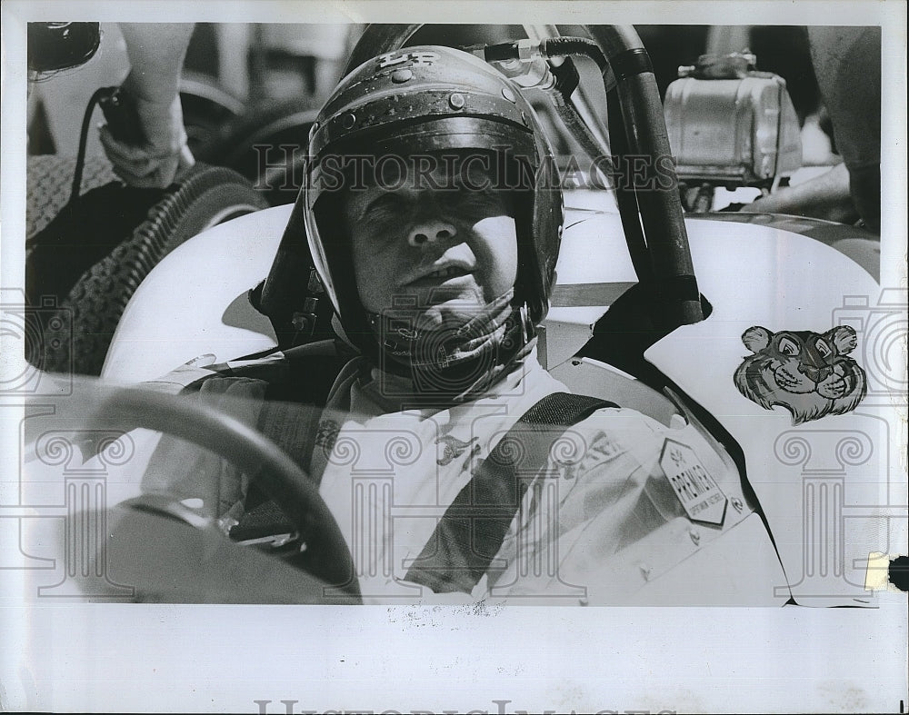 1968 Press Photo Race Car Driver Lloyd Ruby - Historic Images