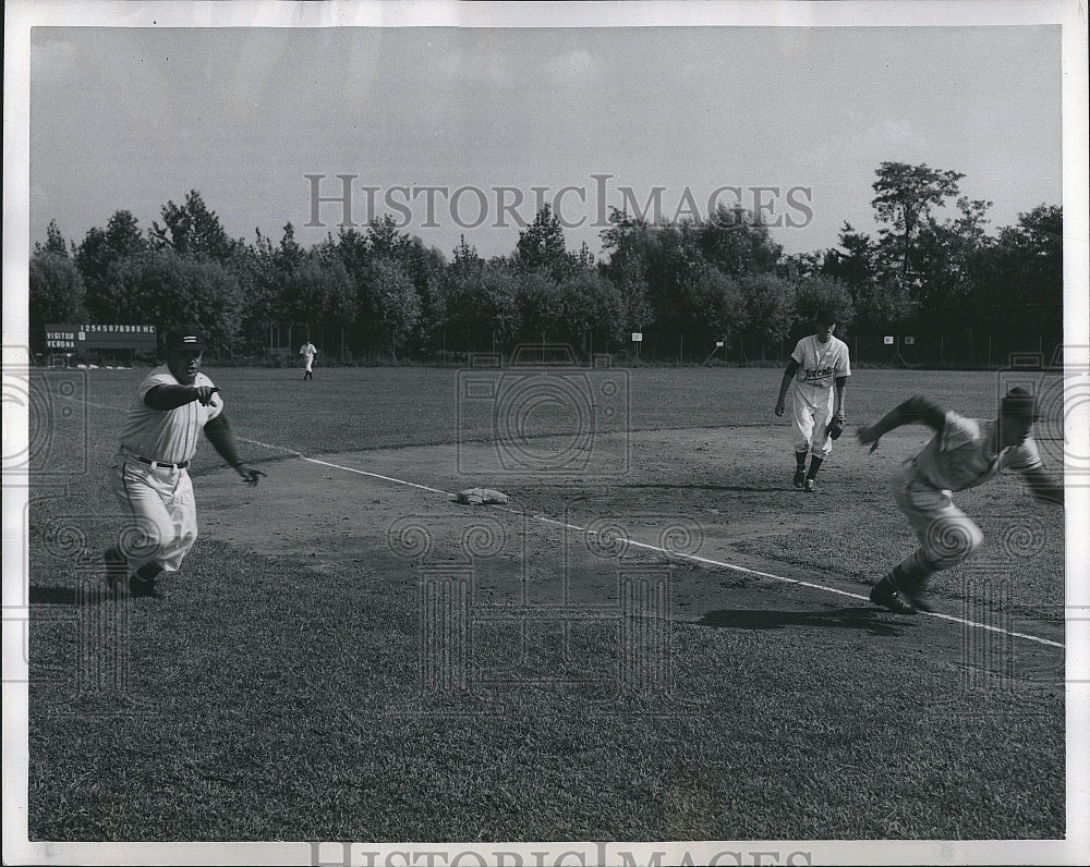 1961 Press Photo Ambrosi, Evangelisto in Baseball Game in Italy - Historic Images