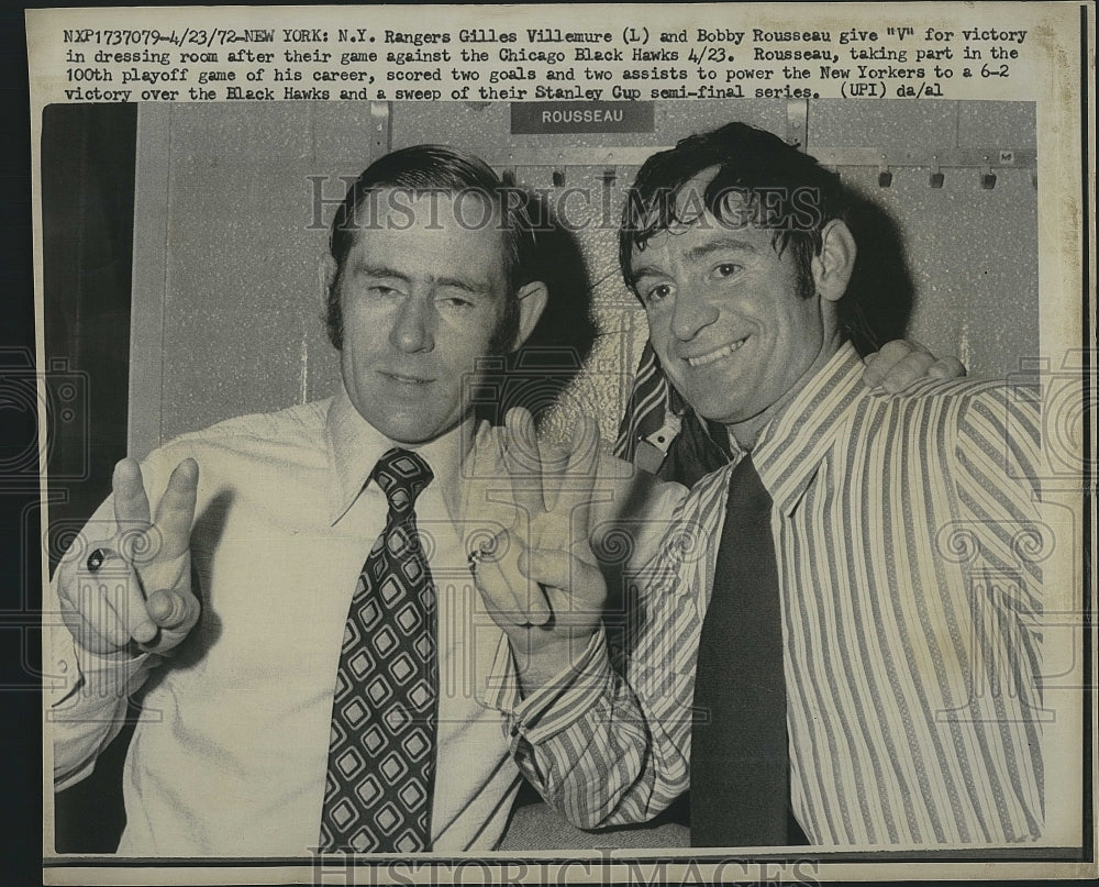 1972 Press Photo New York Rangers Gilles Villemure &amp; Bobby Rousseau Victorious - Historic Images