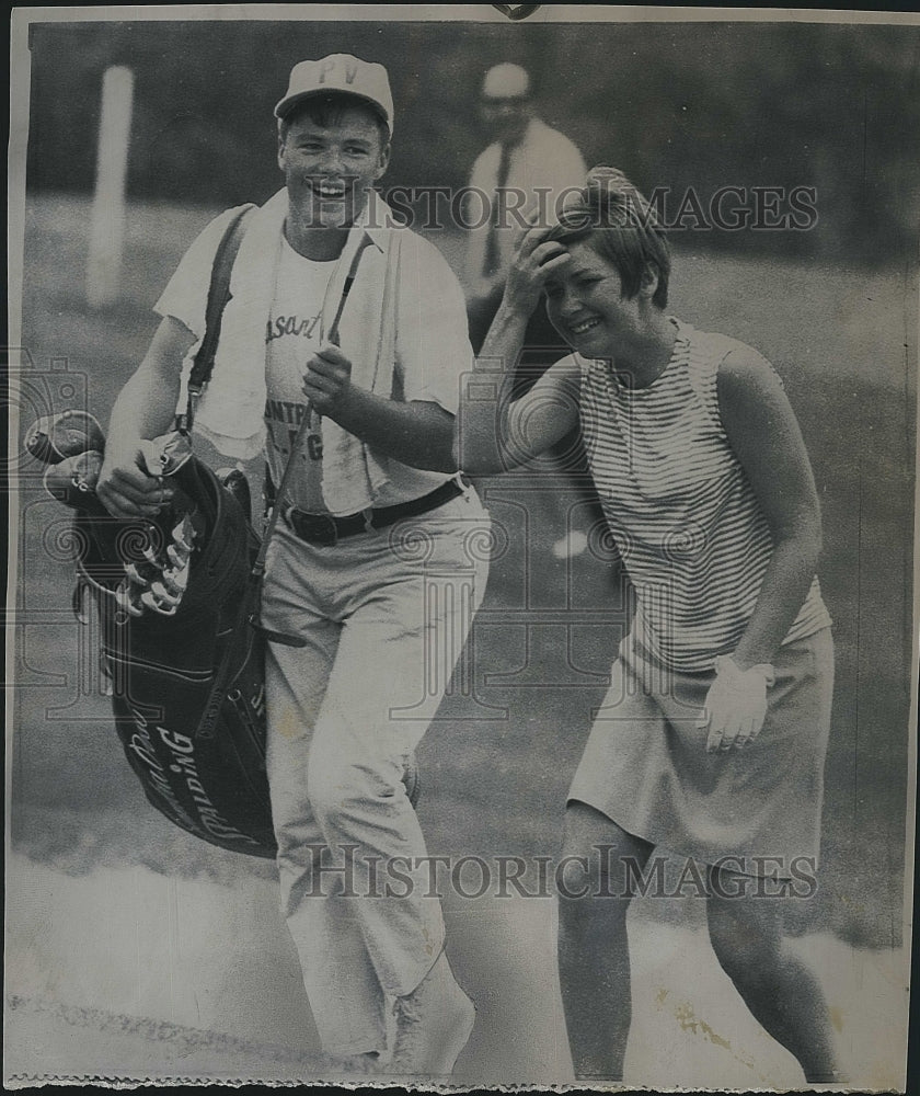 1968 Press Photo Sandra Post in her playoff with  LPGA Golf Tournament. - Historic Images