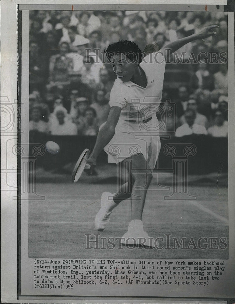 1956 Press Photo Althea Gibson at Wimbledon, England - Historic Images