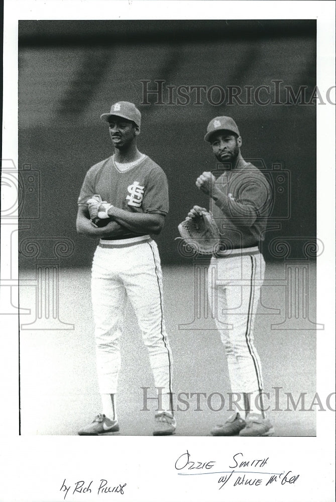 1989 Press Photo Willie McGee, Ozzie Smith, St. Louis Cardinals - Historic Images