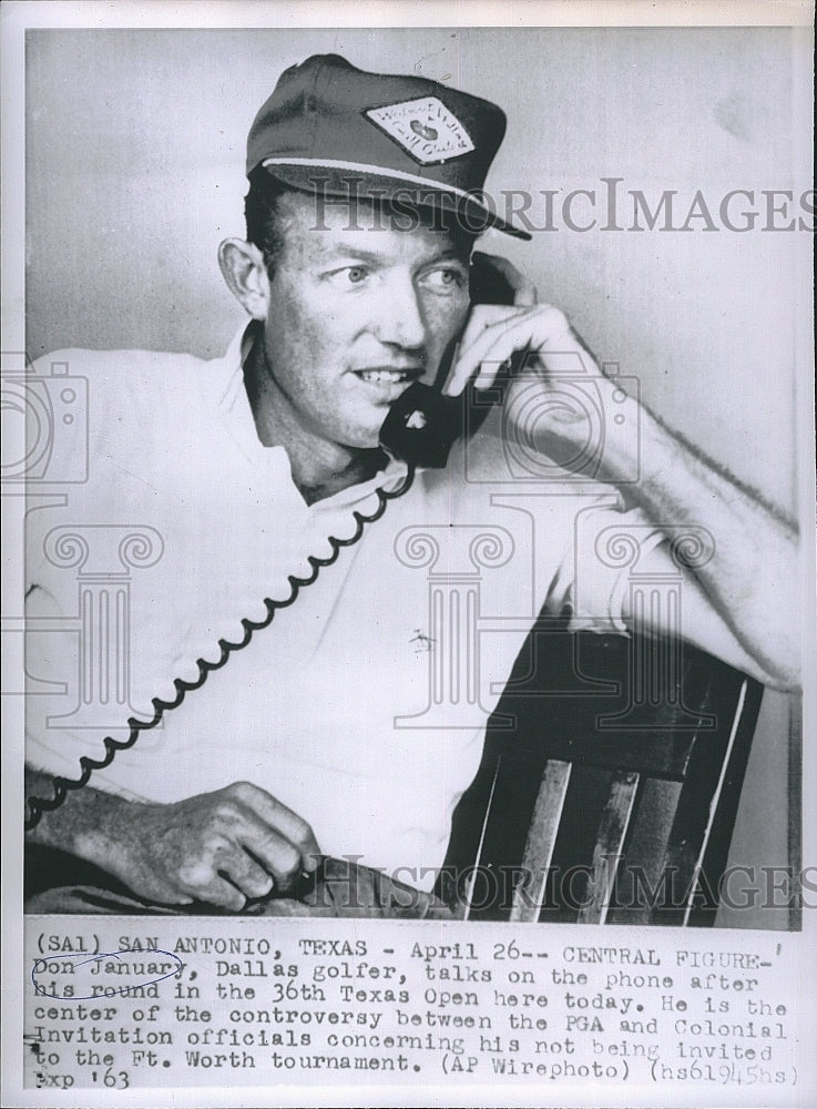 1963 Press Photo Golfer Don January Talking On Telephone - Historic Images