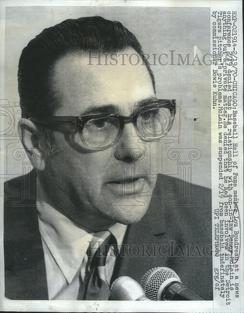 1970 Press Photo Baseball Hall of Fame member Lou Boudreau at press conference - Historic Images