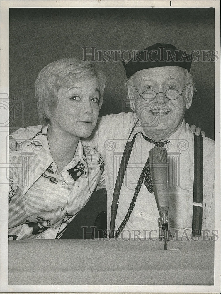 1974 Press Photo Cathy Rigby and Charley Weaver in The Hollywood Squares - Historic Images