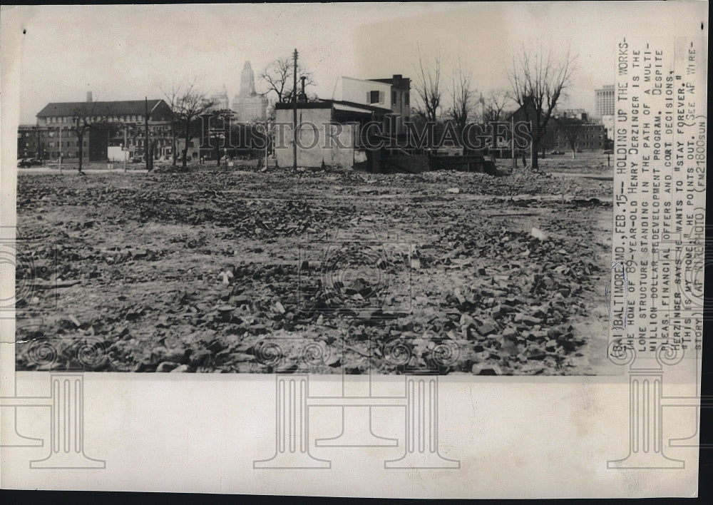 1954 Press Photo Home Of Henry Derzinger Standing In The Way Of Development Plan - Historic Images