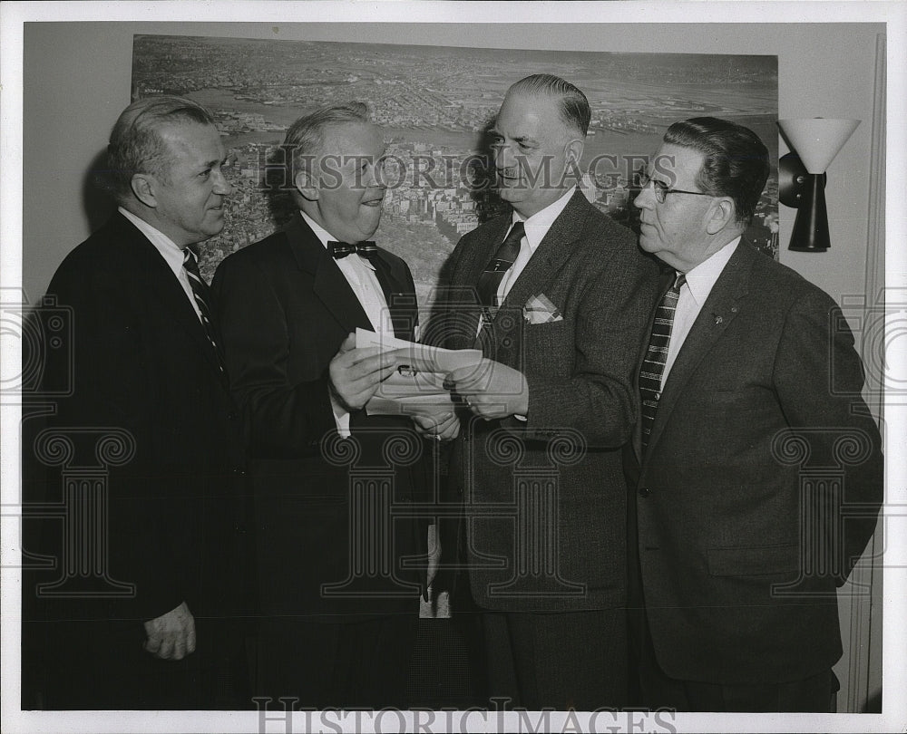 1956 Press Photo Howard King and Addis Dempsey at Advertising Club luncheon - Historic Images