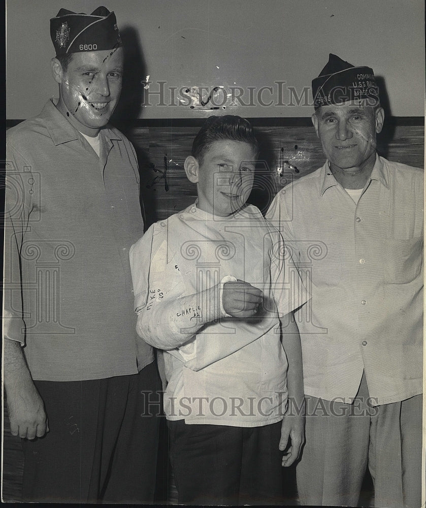 1962 Press Photo Everett Knowles, arm was reattached after train accident - Historic Images