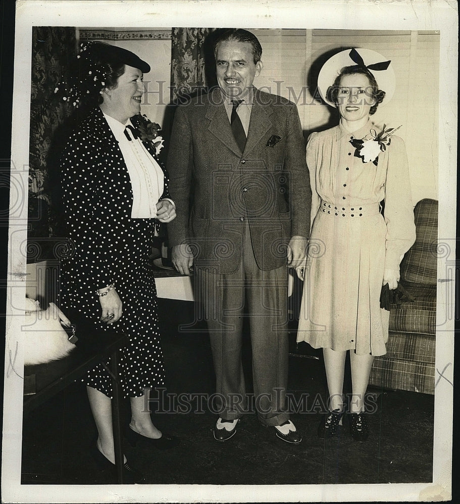 Press Photo Works Project Admin. Mrs Southworth,Alan Shaw, Mrs Dell - Historic Images