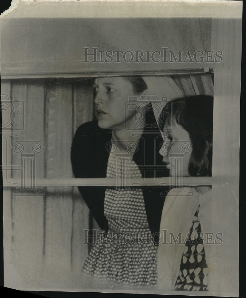 1957 Press Photo Mrs Hooper as son Ben Hooper rescued from a well he fell in - Historic Images