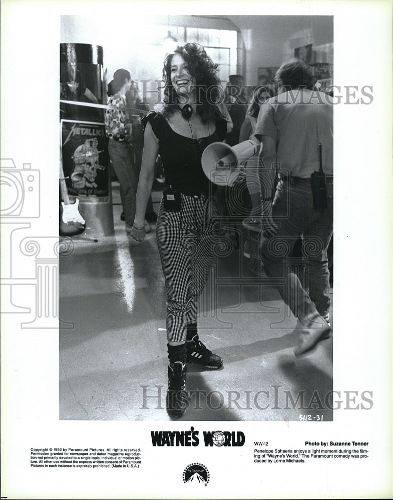 1992 Press Photo Penelope Spheeris stars in  Paramount Pictures &quot;Wayne&#39;s World&quot;. - Historic Images