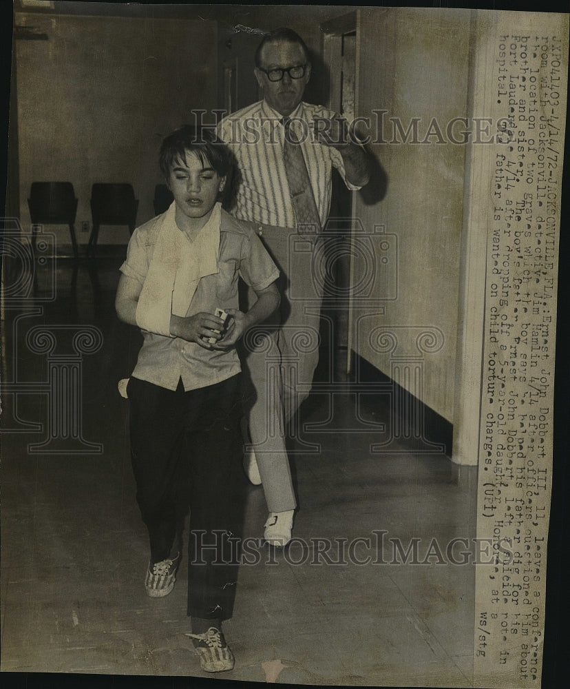 1972 Press Photo Ernest John Dobbert III,Tortured Boy, Detective Jim Hamlin, - Historic Images